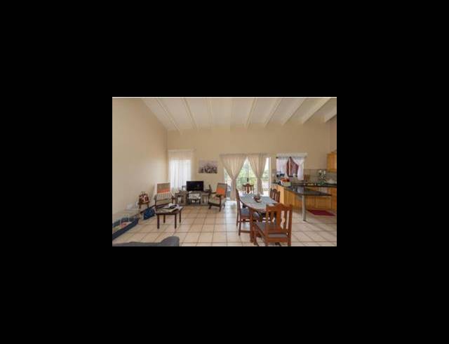 2 BEDROOM APARTMENT FOR SALE IN WHITE RIVER EXT 18